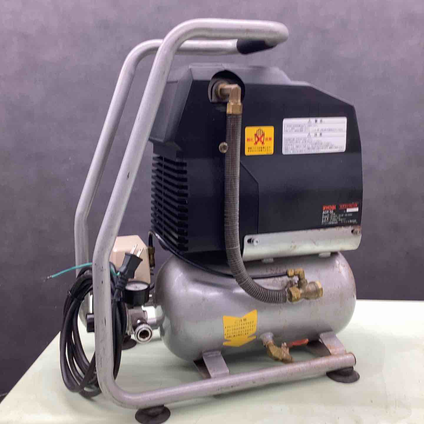 ◇リョービ(RYOBI) エアコンプレッサ ACP-50 ※ゲージ不良あり※【越谷店