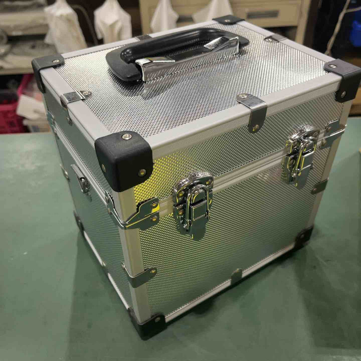 ◇マイト工業(might) グリーンレーザー墨出し器 MGL-411GP 矩十字・横 受光器・三脚セット【川口店】