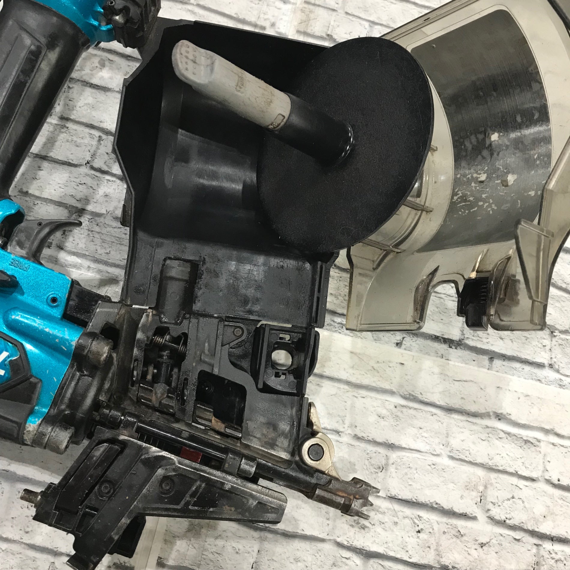☆マキタ(makita) 高圧エア釘打ち機 AN932H【川口店】 – アクトツール
