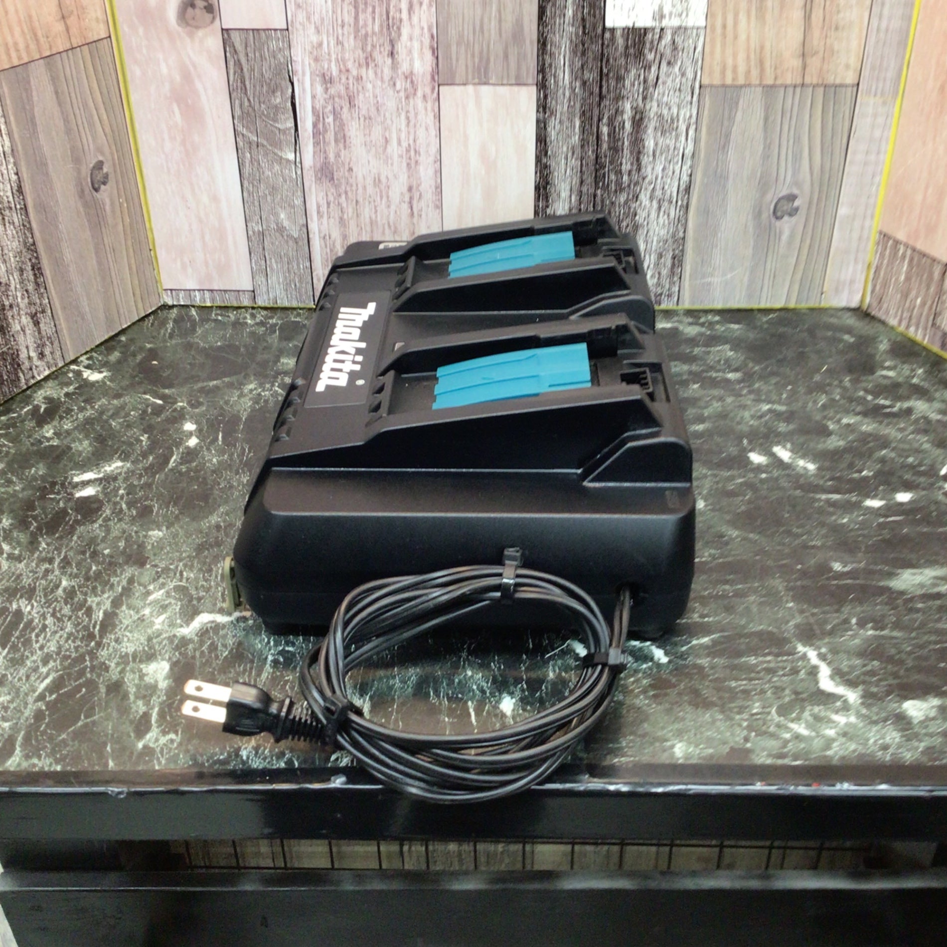 ☆マキタ(makita) 2口急速充電器 DC18RD【八潮店】 – アクトツール