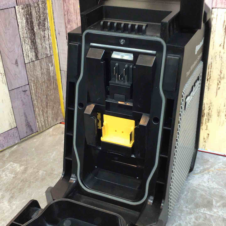 ★マキタ(makita) コードレスラジオ MR113B【八潮店】
