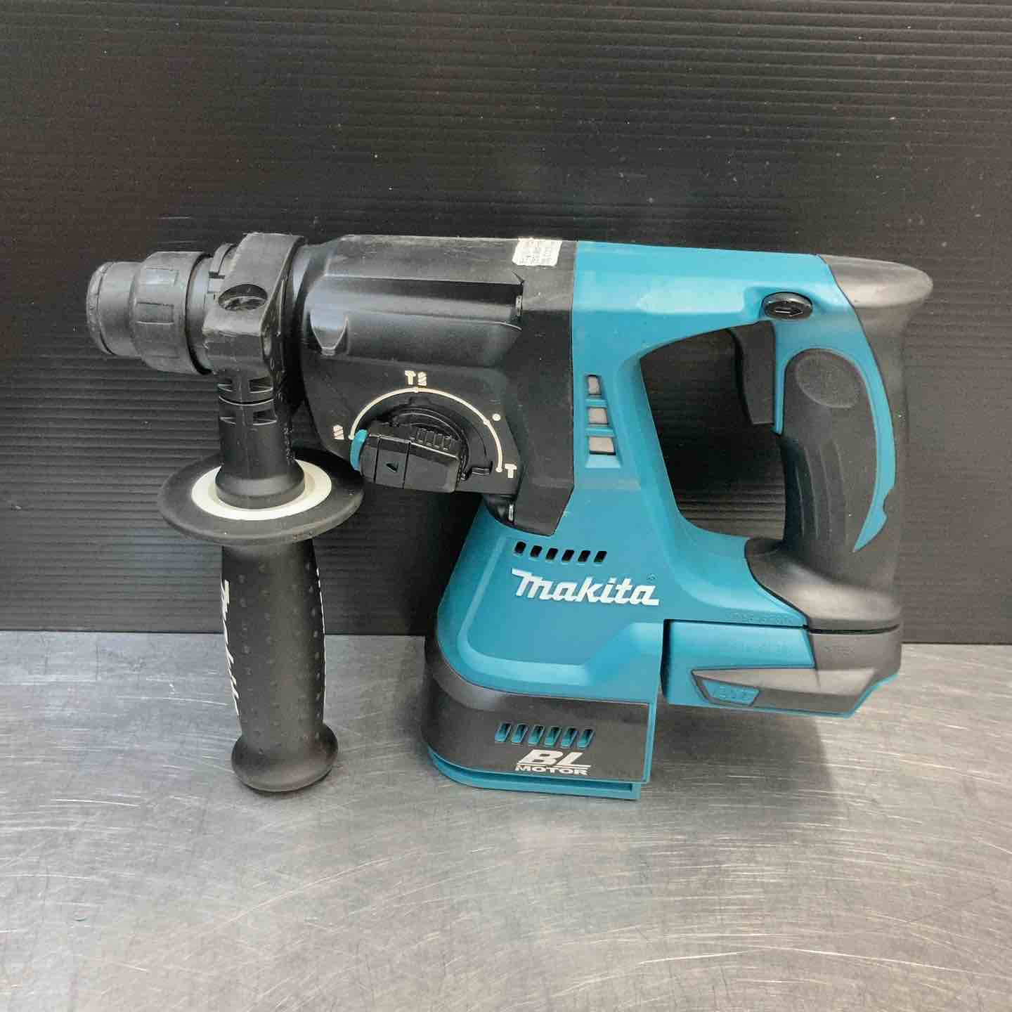 中古品】 マキタ(makita) 18V 24mm コードレスハンマドリル HR242DRFX