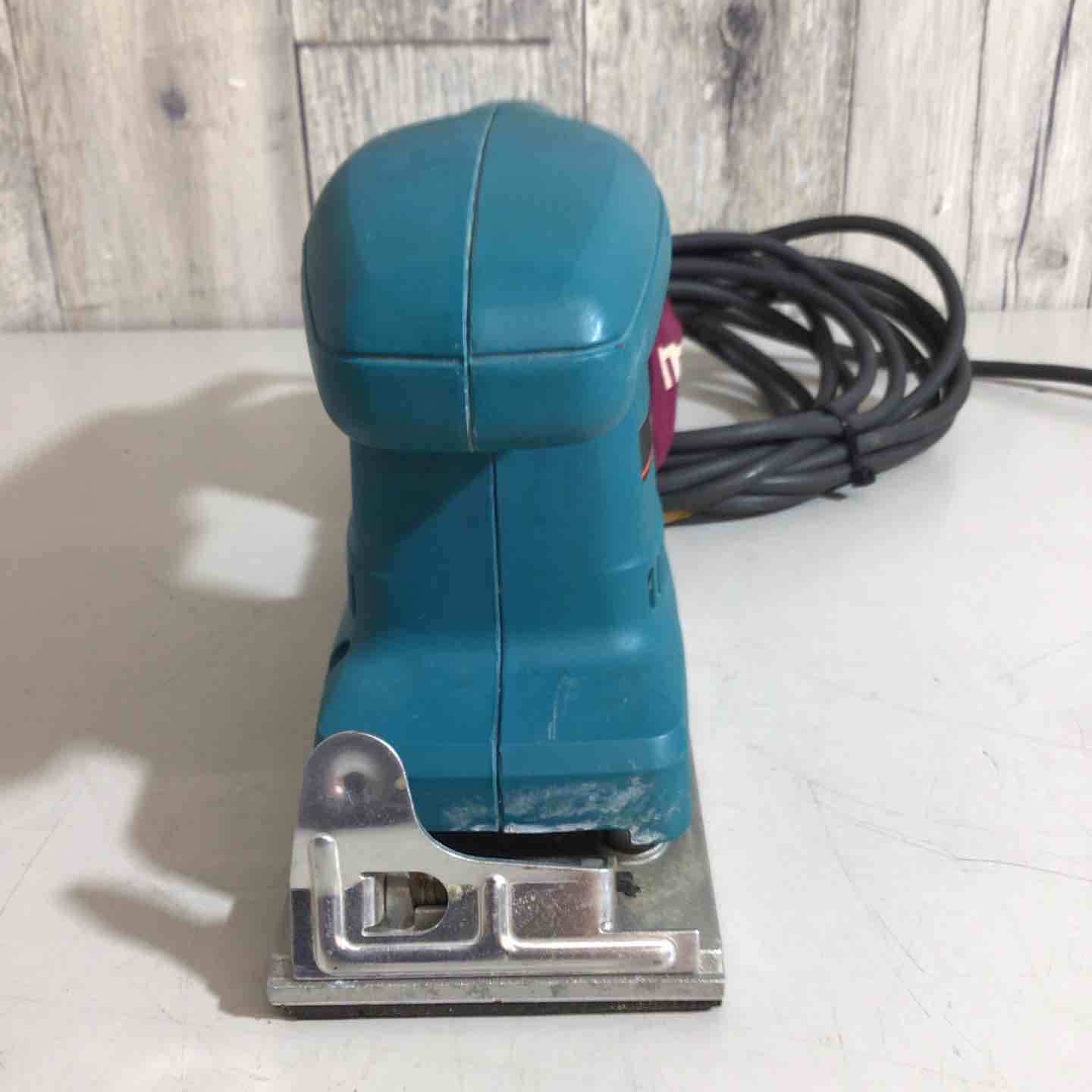 【中古】マキタ Makita BO3700 仕上サンダ 本体のみ【ハンズクラフト佐賀】 ◇マキタ(makita) 仕上サンダ BO3700【戸田店】 – アクトツール