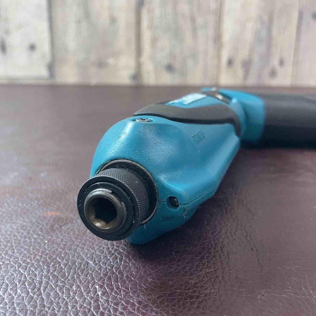【中古品】 マキタ(makita) コードレスペンインパクトドライバ TD021DSHSP 【東大和店】