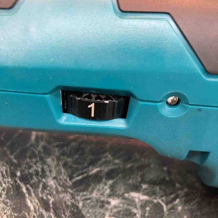 ★マキタ(makita) コードレスマルチツール TM51DRG【八潮店】