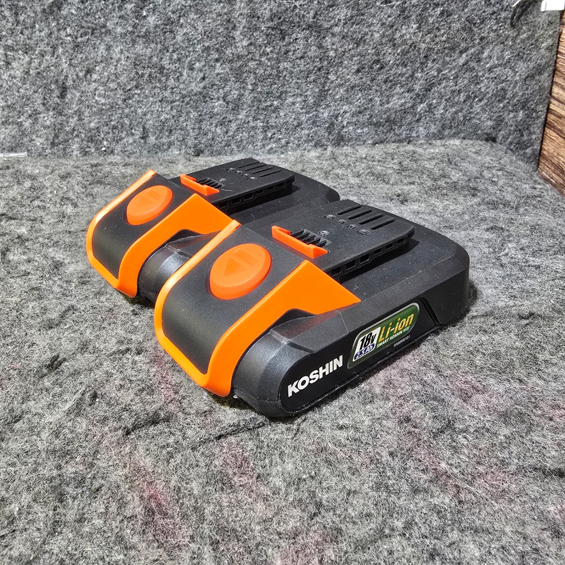 中古品・新品刃取付済み！】工進(KOSHIN) 18V 2.5Ah 充電式 草刈機 SBC