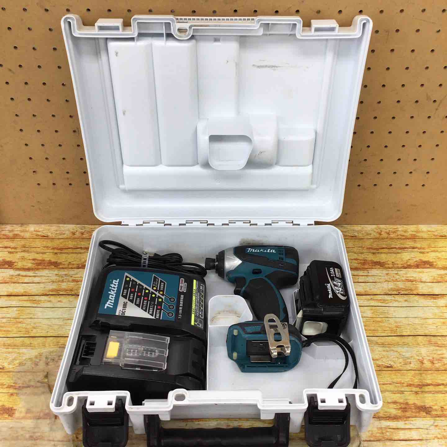 ☆マキタ(makita) コードレスインパクトドライバー TD134DX2