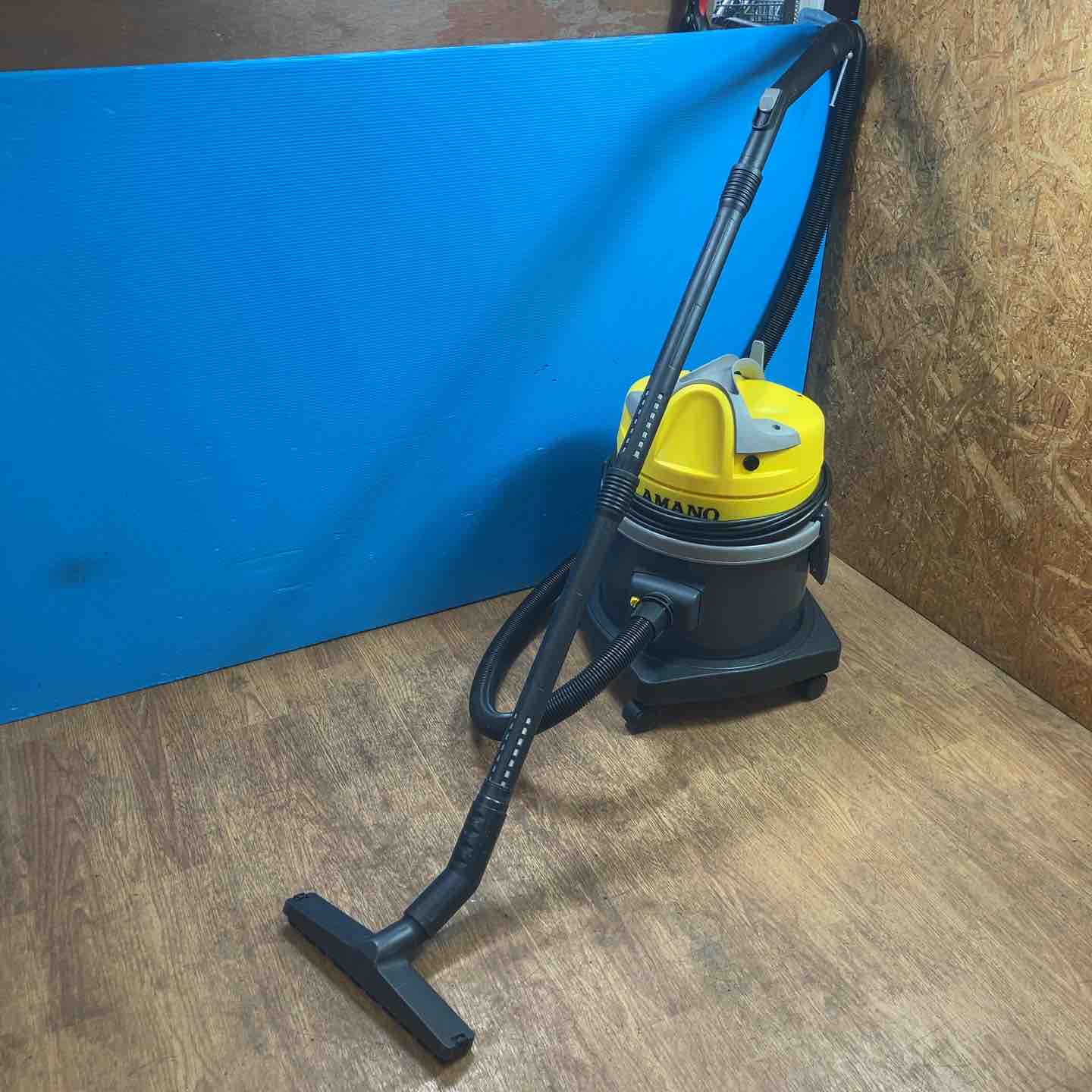 ◇アマノ 業務用乾湿両用掃除機(乾式・湿式兼用) JW-15【岩槻店