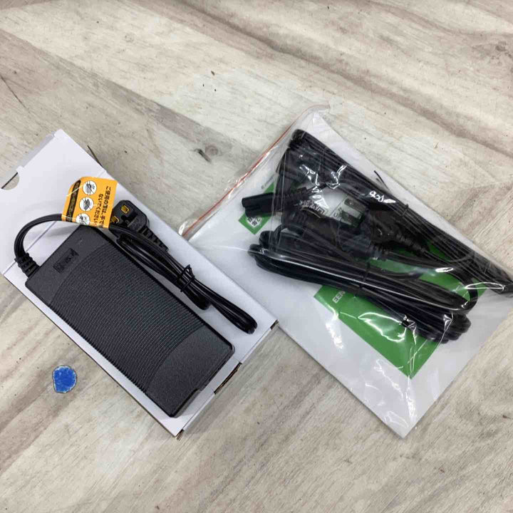 EENOUR コードレス冷温庫 D18 PRO バッテリー2個セット DB01 容量, 18リットル. 定格消費電力, 39W. 設定温度, -20℃～60℃.【越谷店】