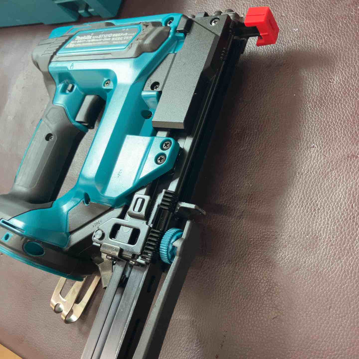 【中古品】★マキタ(makita) コードレスタッカー ST121DRG【東大和店】