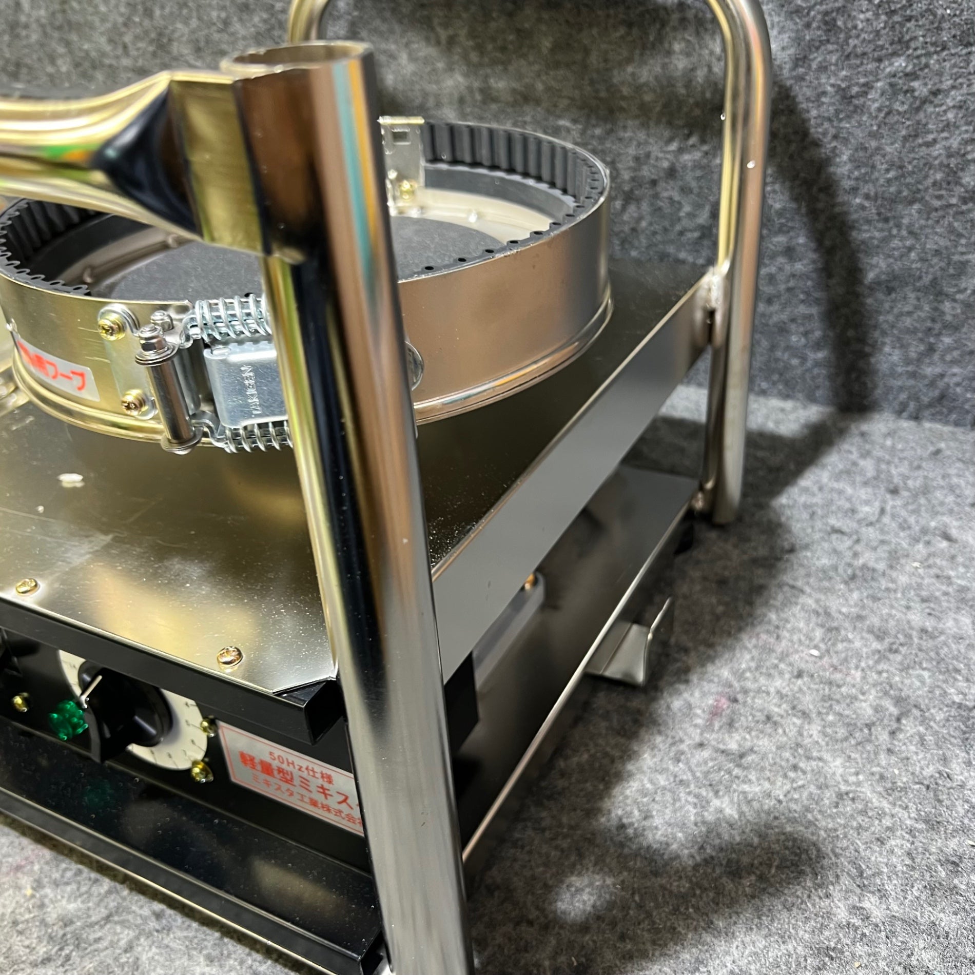 ミキスタ工業　シーリング攪拌機 シーリング材用撹拌機 | ミキスタ工業株式会社｜缶回転式撹拌機