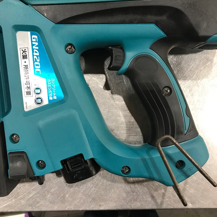★マキタ(makita) コードレスコンクリート用ガスピン打ち機 GN420C【川口店】