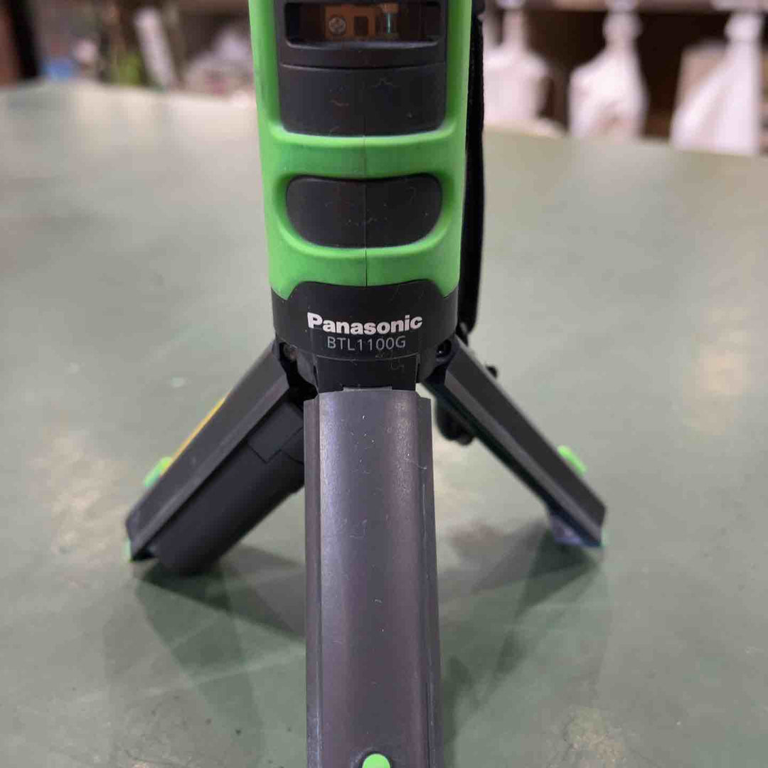 ◇パナソニック(Panasonic) レーザー墨出し器 墨出し名人 十字・地墨 BTL1100G【川口店】