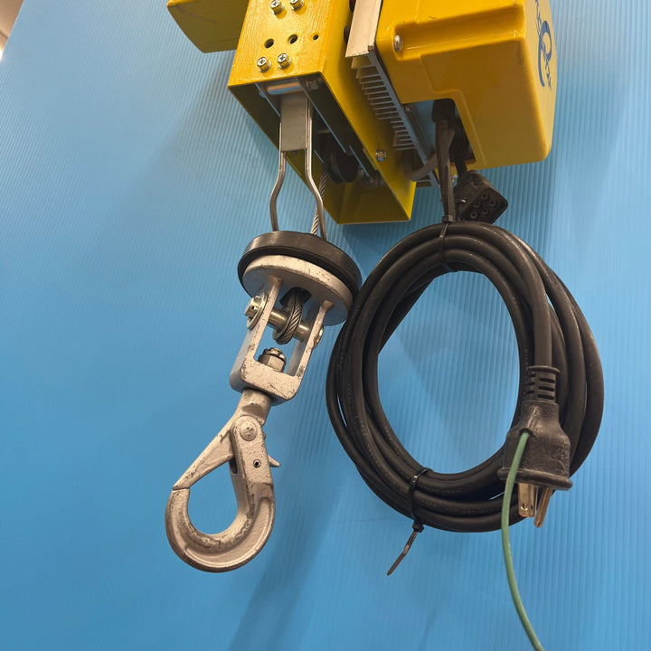 【美品】◇トーヨーコーケン(TKK) ウインチ ベビーホイスト BH-E815 定格荷重250kg 揚程15ｍ 製造2025/1【岩槻店】