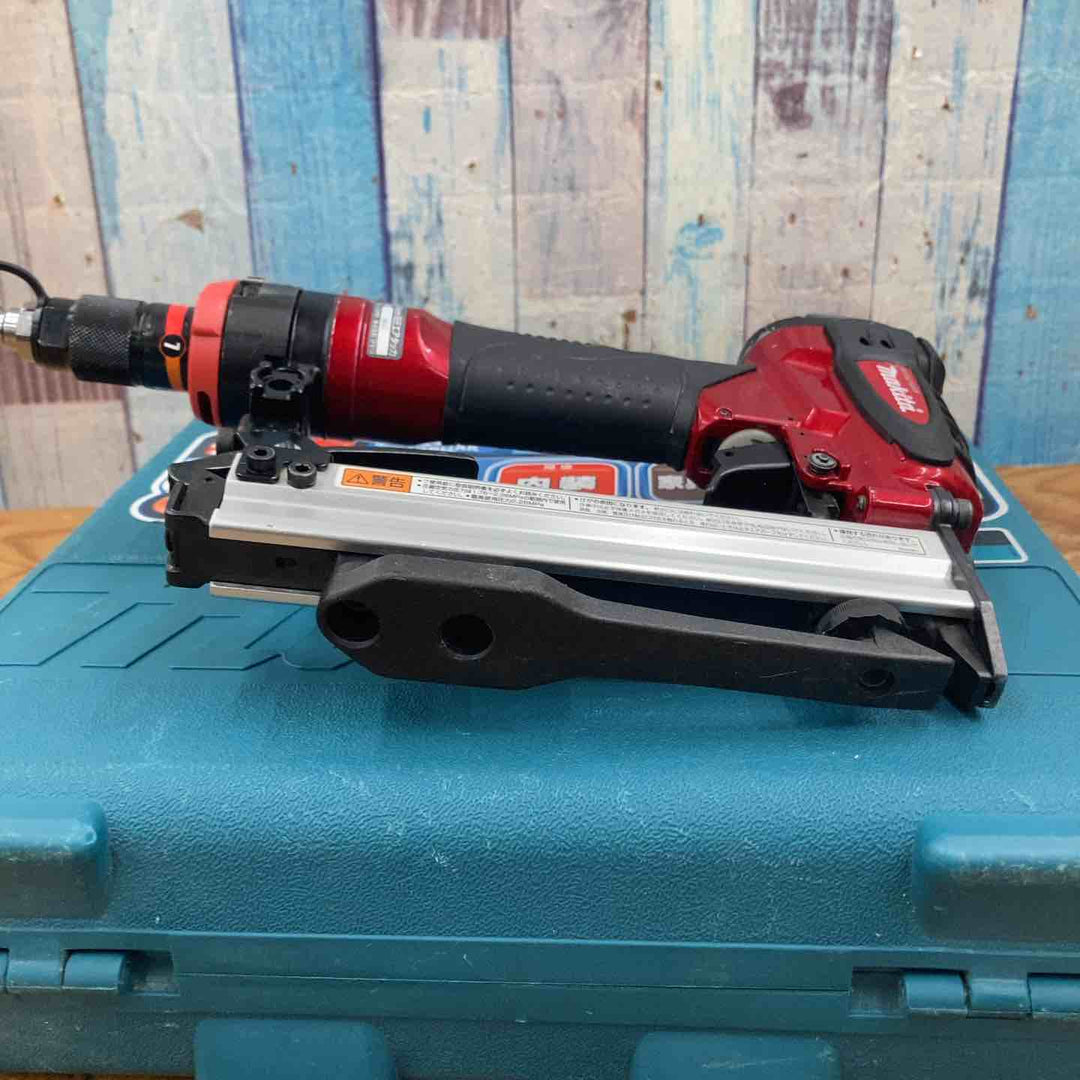 ◇マキタ(makita) 高圧エアタッカ AT425HAK【柏店】