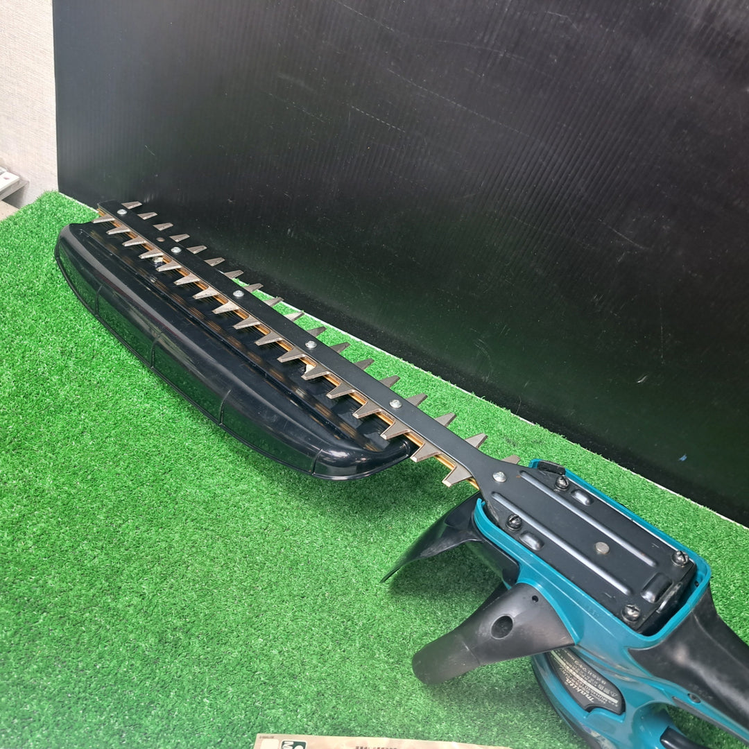 マキタ(makita) 充電式生垣バリカン 460mm 18V バッテリ・充電器別売 MUH464DZ【岩槻店】