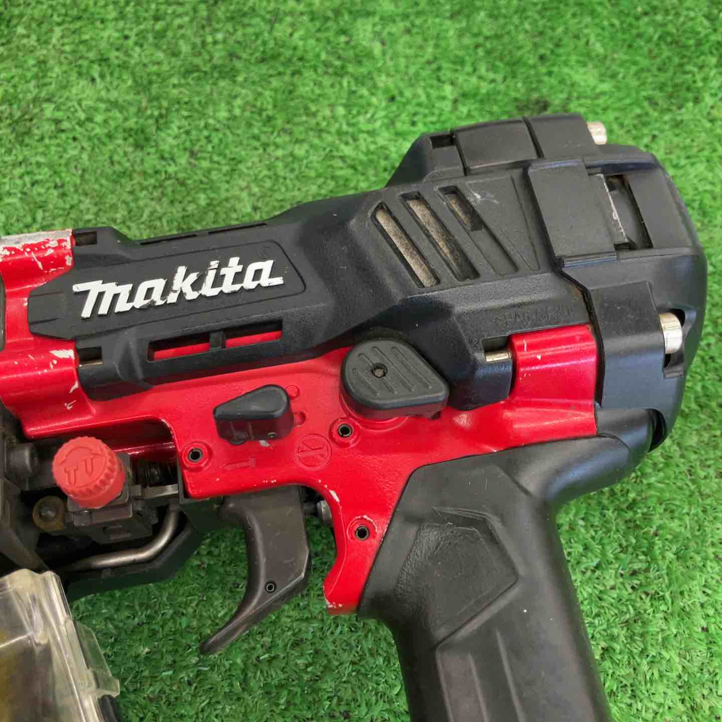 中古品】 マキタ/makita 高圧エア釘打ち機・AN534H 【桶川店