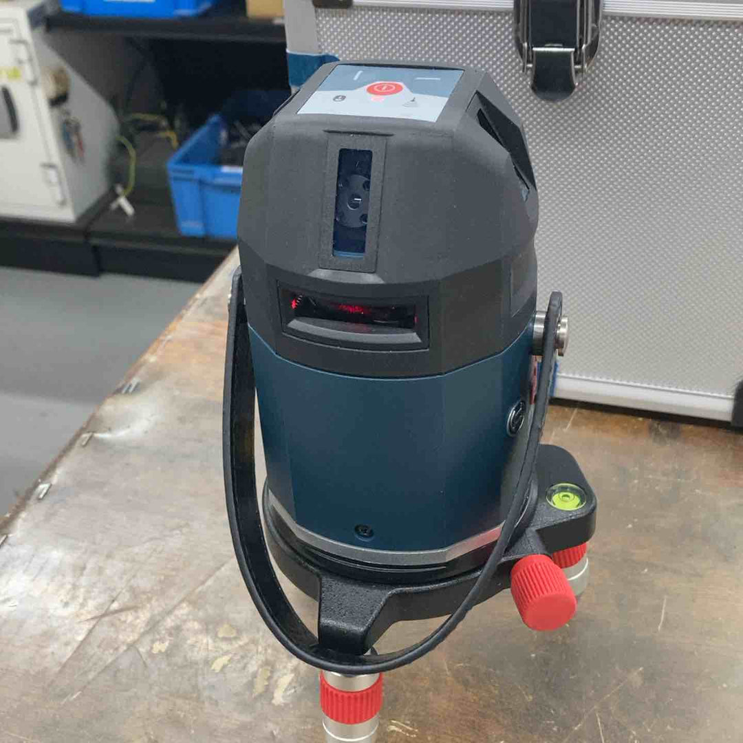 ◇ボッシュ(BOSCH) 電子整準レーザー墨出し器 GLL5-40E【戸田店】