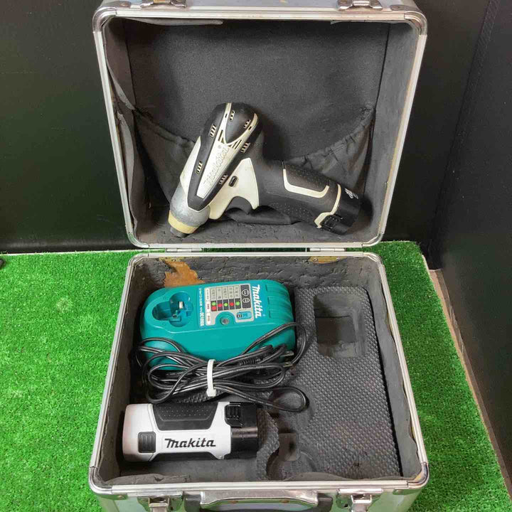 ☆マキタ(makita) コードレスインパクトドライバ TD090DWXW ライト付き【岩槻店】