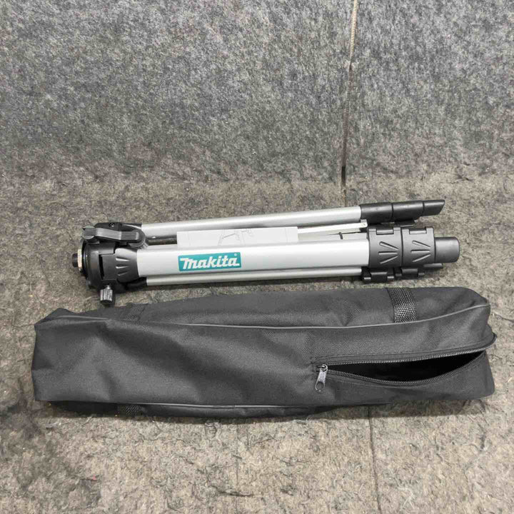 マキタ(makita) 高輝度10.8Vグリーンレーザー墨出し器 SK40GD 三脚 4.0Ahバッテリー 充電器 単3形電池パック セット【鴻巣店】