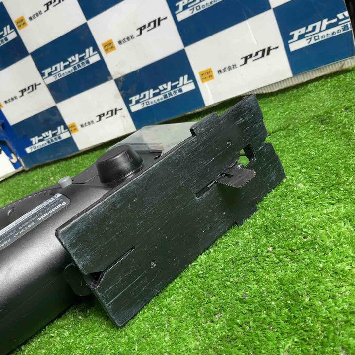 ◇パナソニック(Panasonic) コードレス角穴カッター 本体のみ EZ45A3X-B  ボードカッタ【草加店】