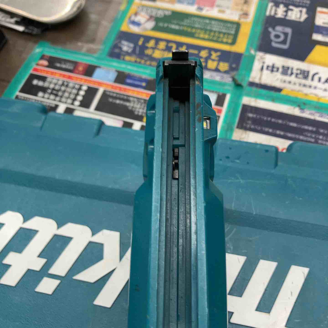 ◇マキタ(makita) RT線専用コードレスタッカ ST113DZK　10.8V対応【戸田店】