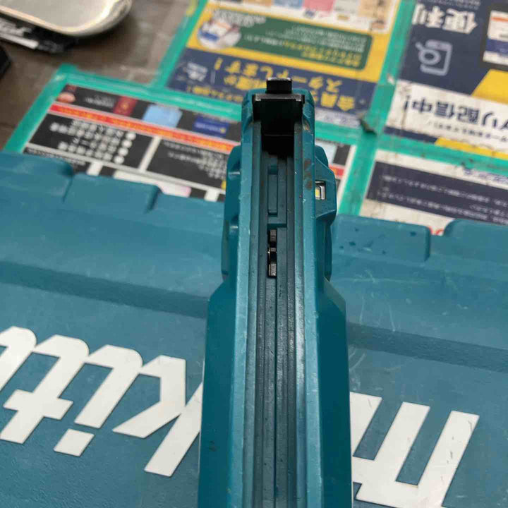 ◇マキタ(makita) RT線専用コードレスタッカ ST113DZK　10.8V対応【戸田店】