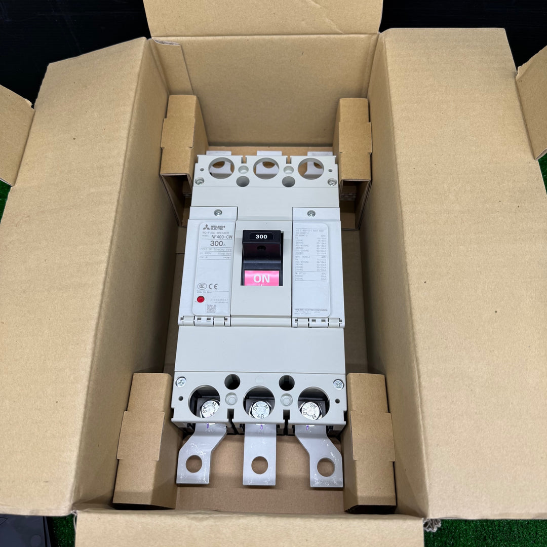 【未使用保管品】三菱電機 ノーヒューズブレーカー NF400-CW 3P 300A ノーヒューズ遮断器【電材館越谷店】