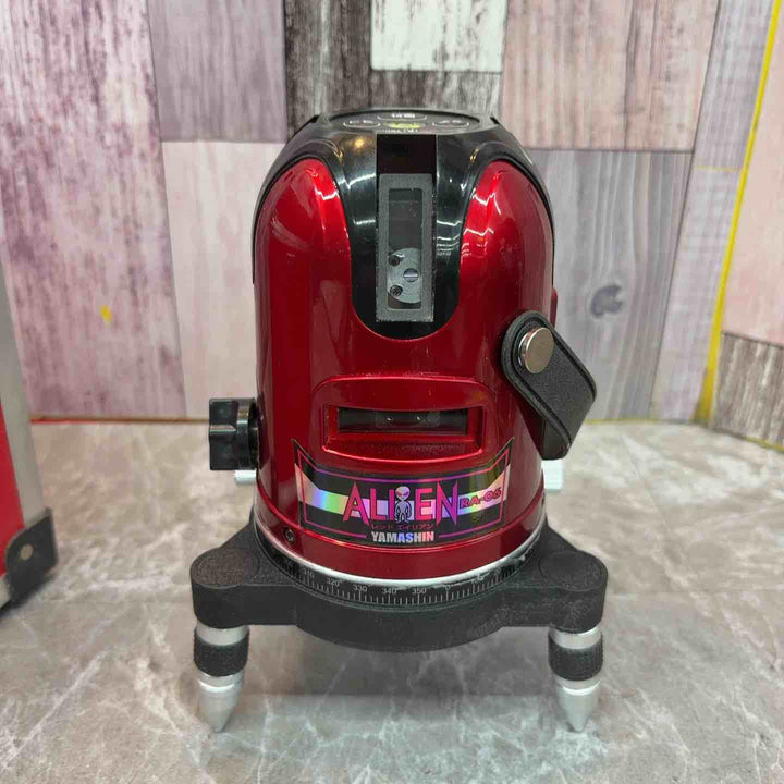 ◇山真製鋸(YAMASHIN) レッドエイリアン レーザー墨出し機 RA-06【八潮店】