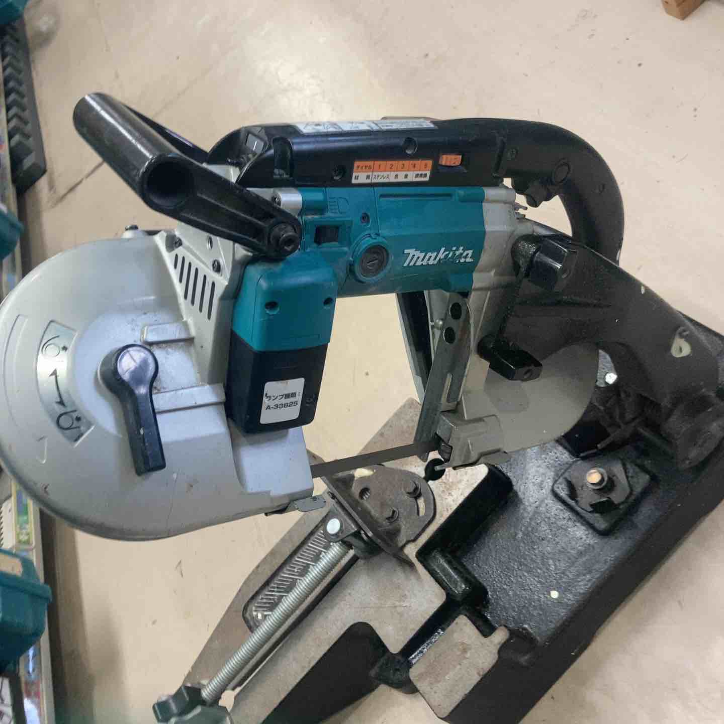 店頭受取り限定】☆マキタ(makita) ポータブルバンドソー 2107FW【町田