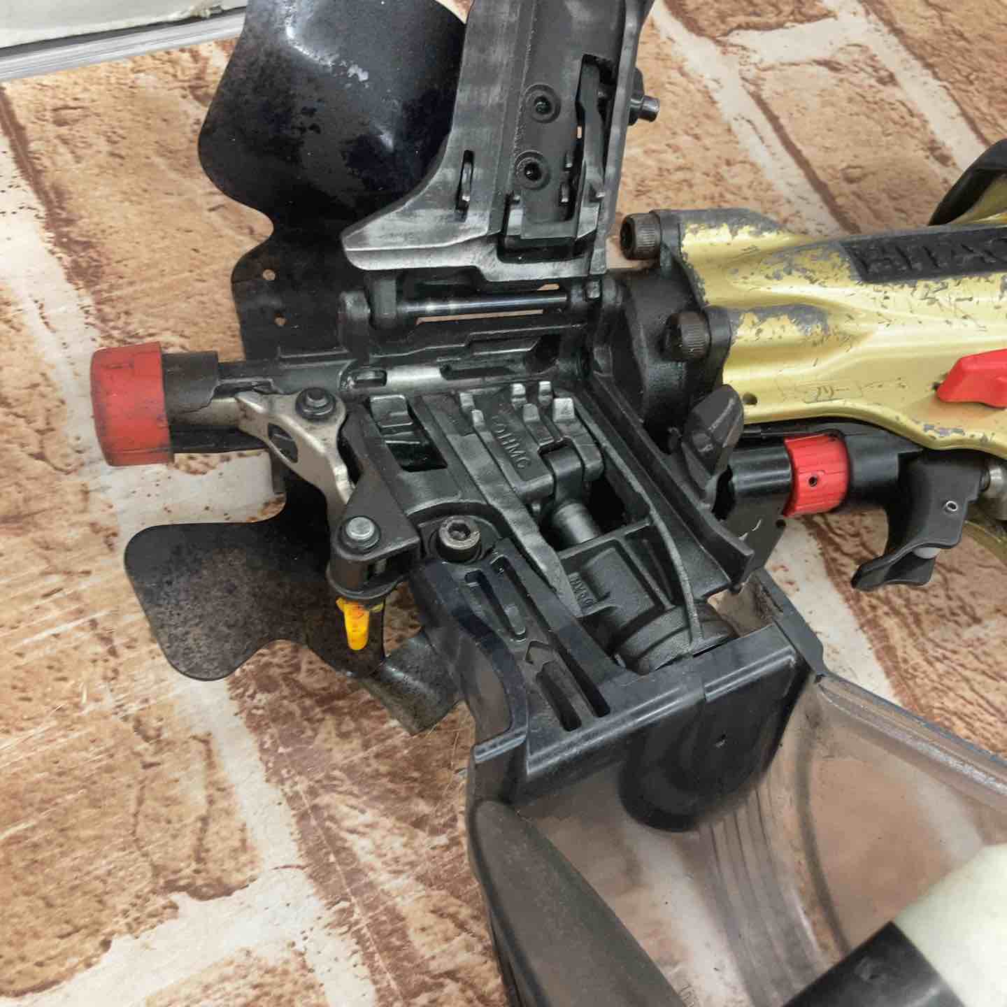 中古品】ハイコーキ(HIKOKI ※旧:日立工機) 高圧エア釘打ち機 NV50HMC 