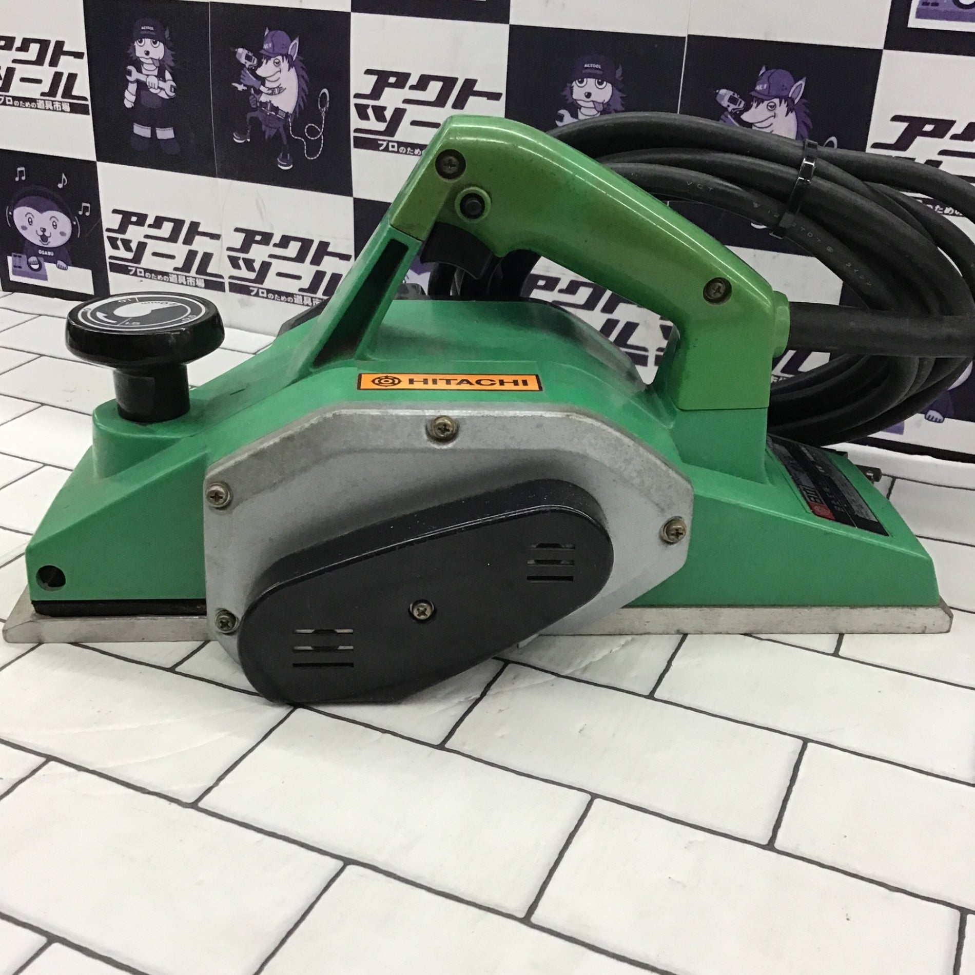 店頭引き渡し 中古 日立工機 120mm かんな P 35 動作確認済み 工具 中古・実働品】日立工機、120mm電気かんな（元箱・付属品完備）、大
