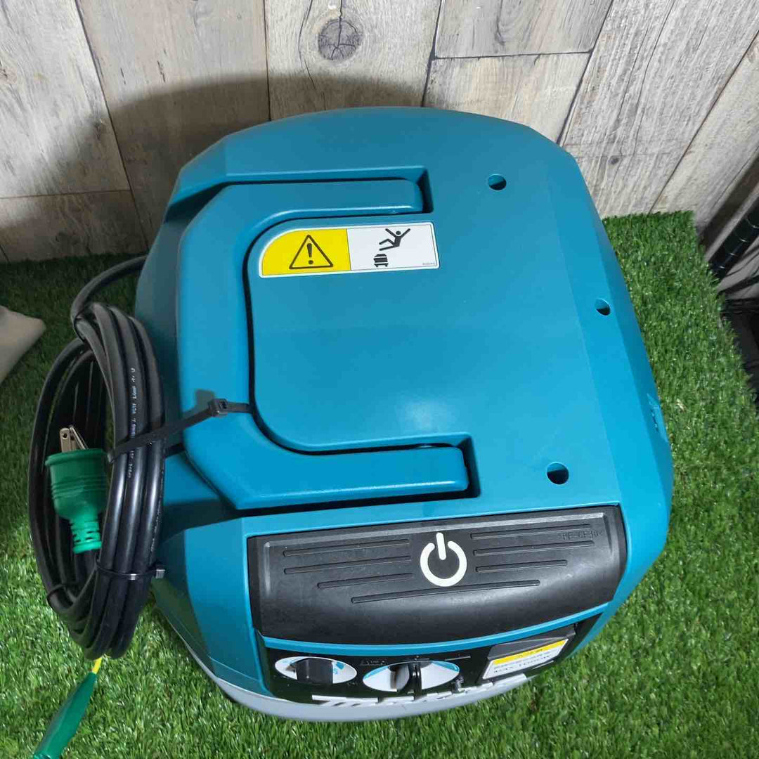 ★マキタ(makita) 集じん機 乾式 VC0830 連動機能 ホース・袋付き【戸田店】