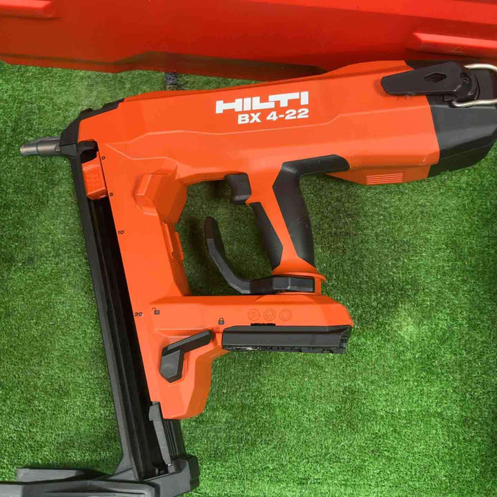 ヒルティ(Hilti) コードレスコンクリートネイラー BX 4 22 (フルセット バッテリー2個 22V 2.6Ah )【草加店】