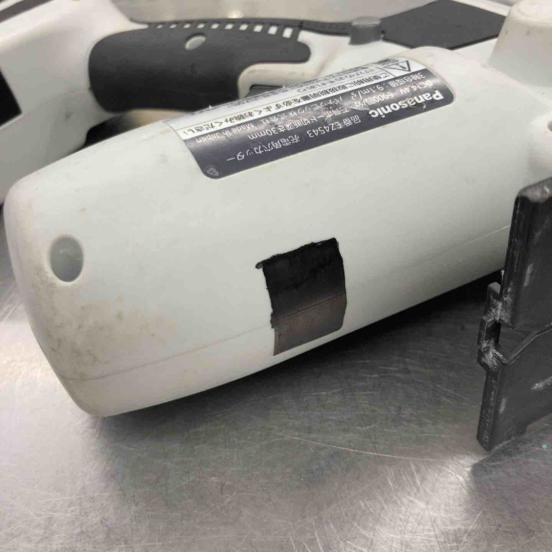 ◇パナソニック(Panasonic) 14.4Vコードレス角穴カッター本体のみ EZ4543X-B 本体のみ【戸田店】