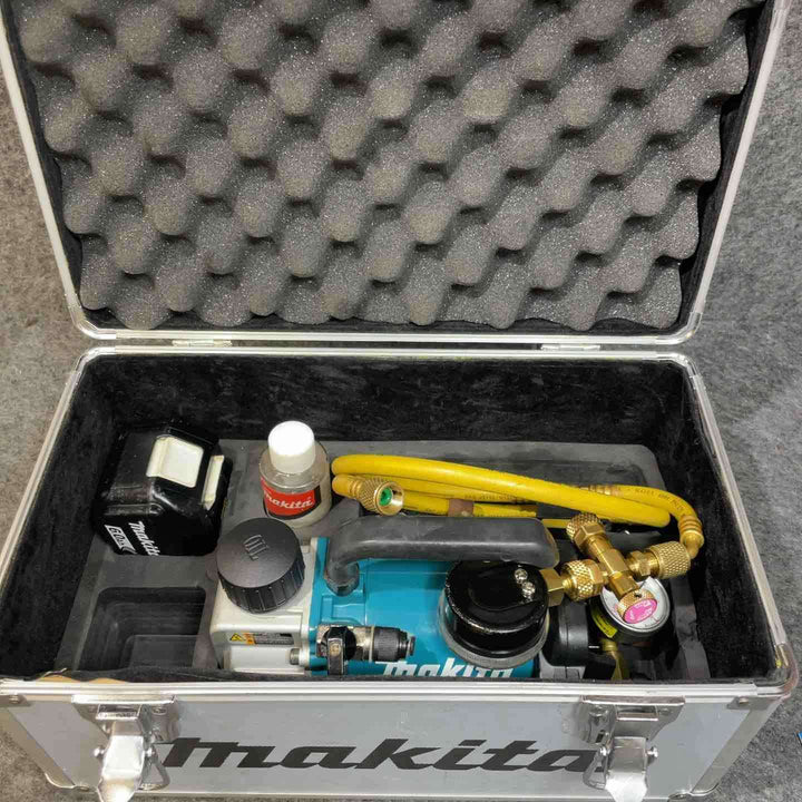 マキタ(makita) コードレス真空ポンプ VP180DZ(付属品多数、6.0Ahバッテリー付き)【桶川店】