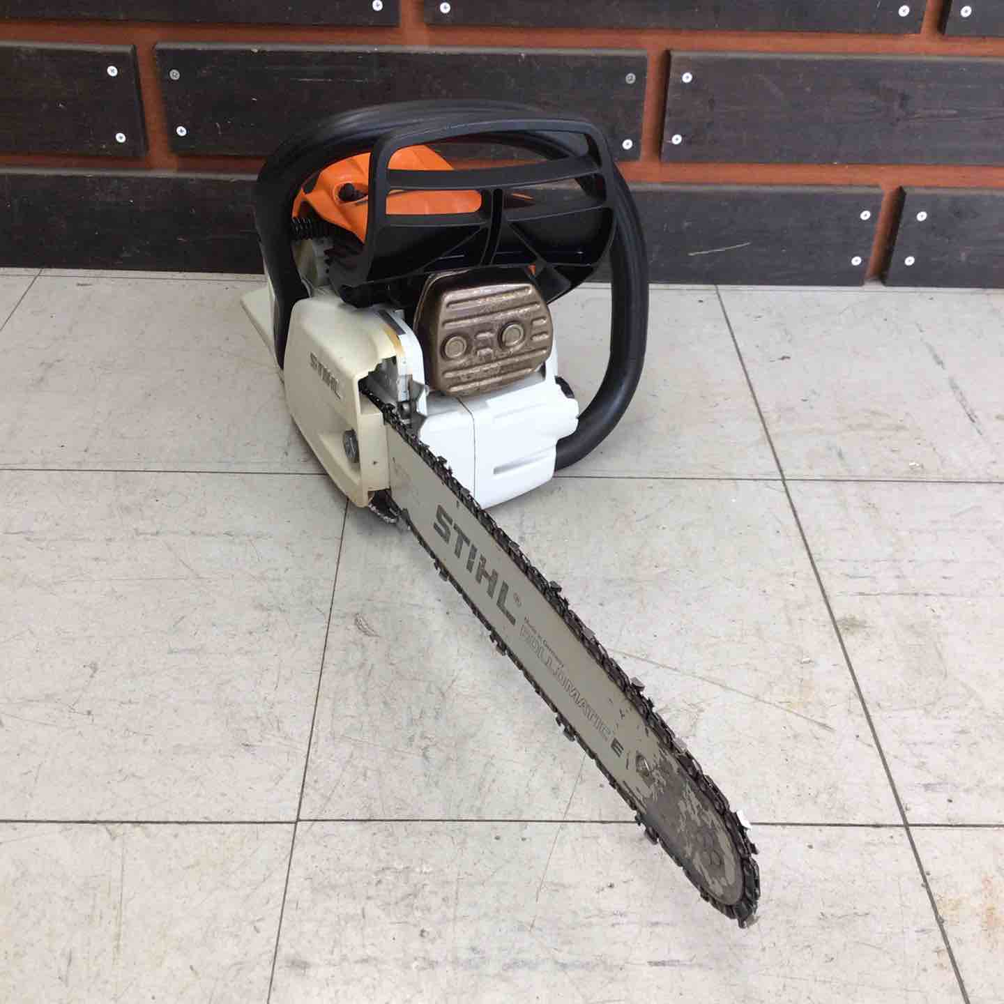 中古品】 スチール/STIHL エンジンチェーンソー MS241 C-M 【鴻巣店