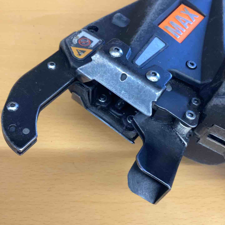 マックス(MAX) 鉄筋結束機 ツインタイア RB-442T-B2C/1450A 柱 梁 基礎 鉄筋 結束 建築現場 土木現場 住宅基礎【越谷店】