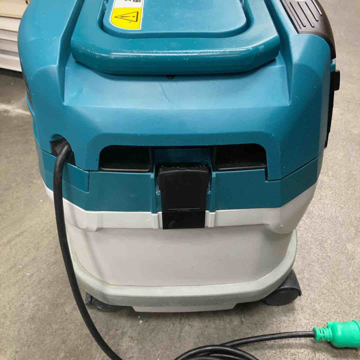 ★マキタ(makita) 15L集じん機(粉じん専用) VC1530【川崎店】