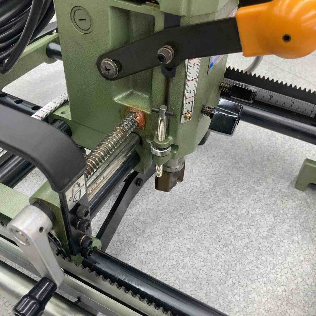 【中古品 美品】◇マキタ makita 大入レルーター  2516【八潮店】