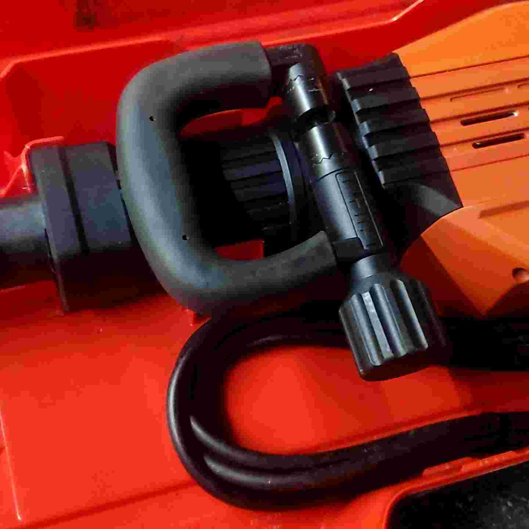 【中古品】 ヒルティ/HILTI コンクリートブレーカー・TE905-AVR 【桶川店】