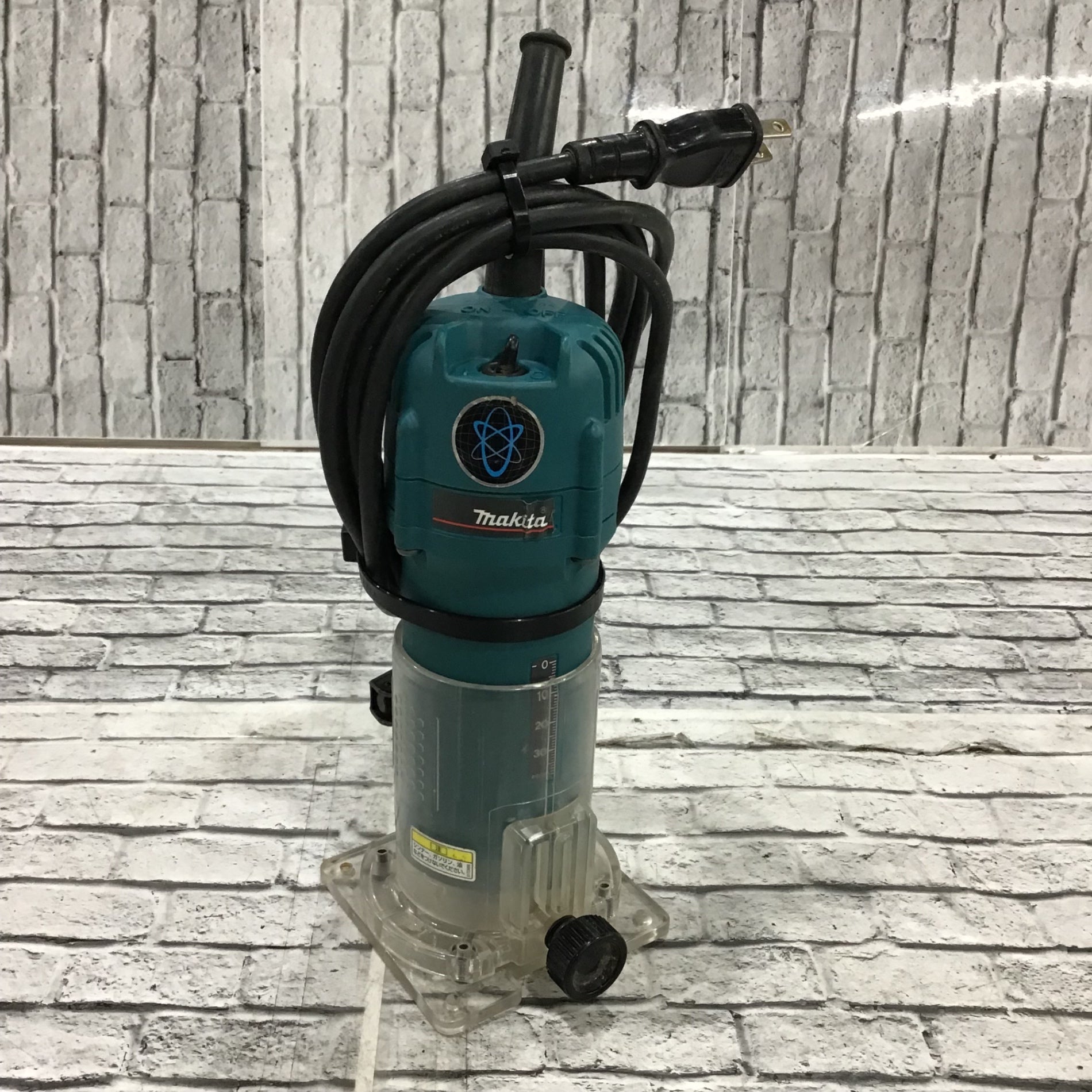 makita/マキタ 6mm 電子トリマ / トリマー 3707FC - 中古工具・プロ用