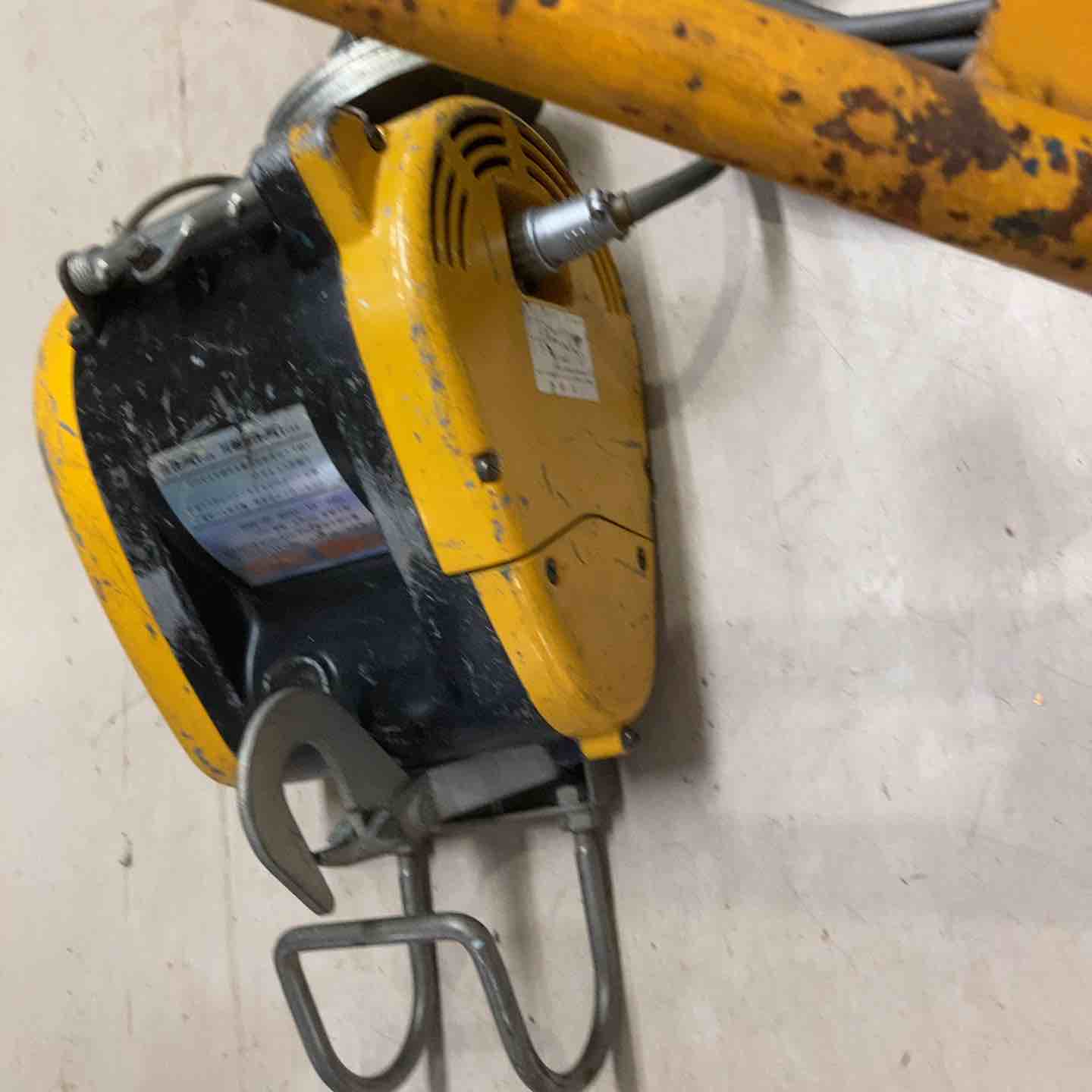 店頭受取り限定】◇リョービ(RYOBI) 電動ウインチ(ワイヤー) WI-61A
