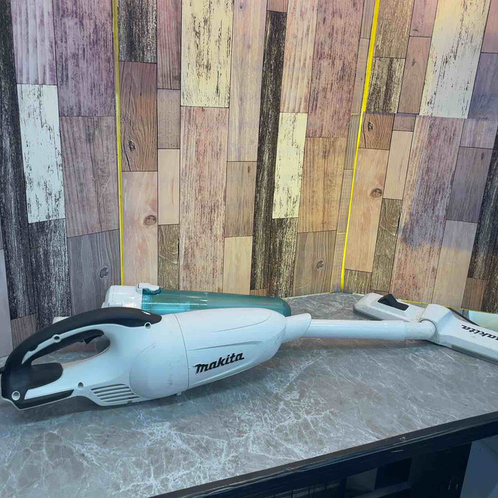 ◇マキタ(makita) コードレスクリーナー CL180FDZW【八潮店】
