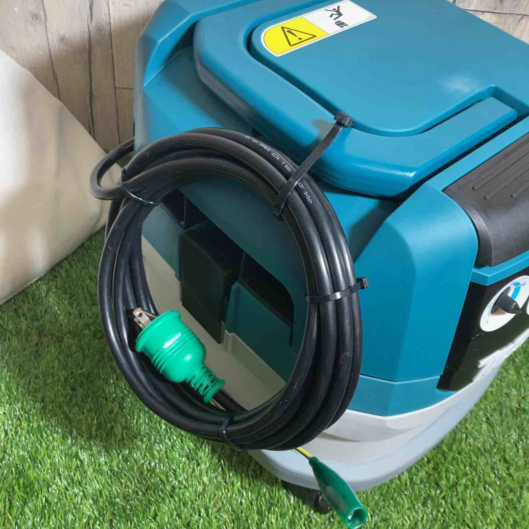 ★マキタ(makita) 集じん機 乾式 VC0830 連動機能 ホース・袋付き【戸田店】