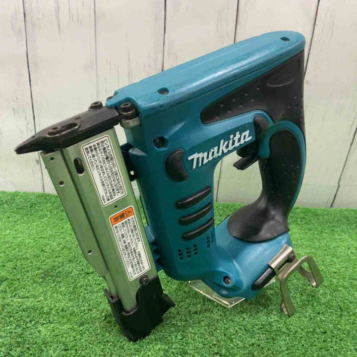 【現状品】◇マキタ(makita) コードレスピンタッカ PT350DZ 保証なし 14.4V 動作確認済【川口店】