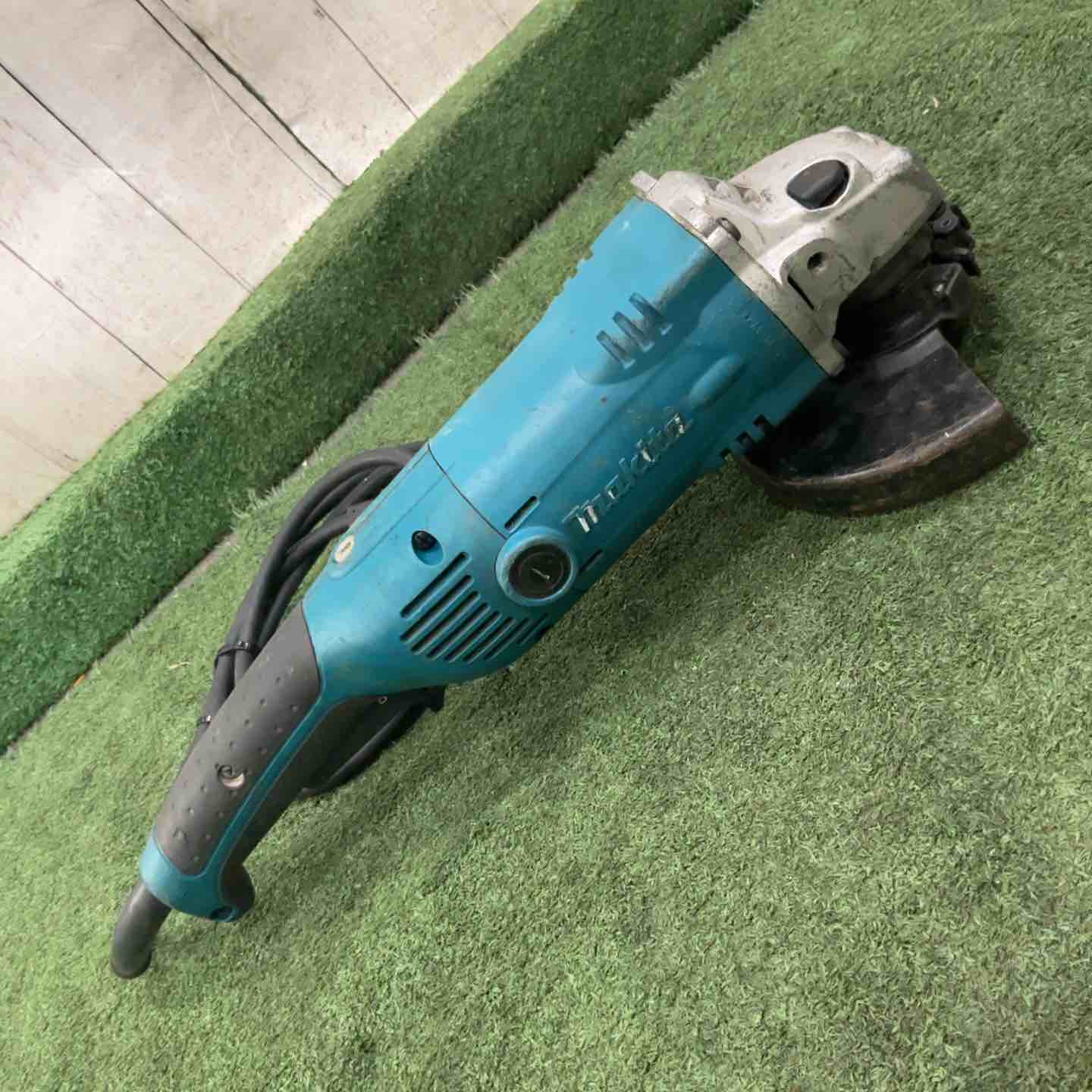 ☆マキタ(makita) 150mm電子ディスクグラインダ GA6021C 動作確認済【川口店】 ☆マキタ(makita) 150mm電子ディスクグラインダ GA6021C 動作確認済