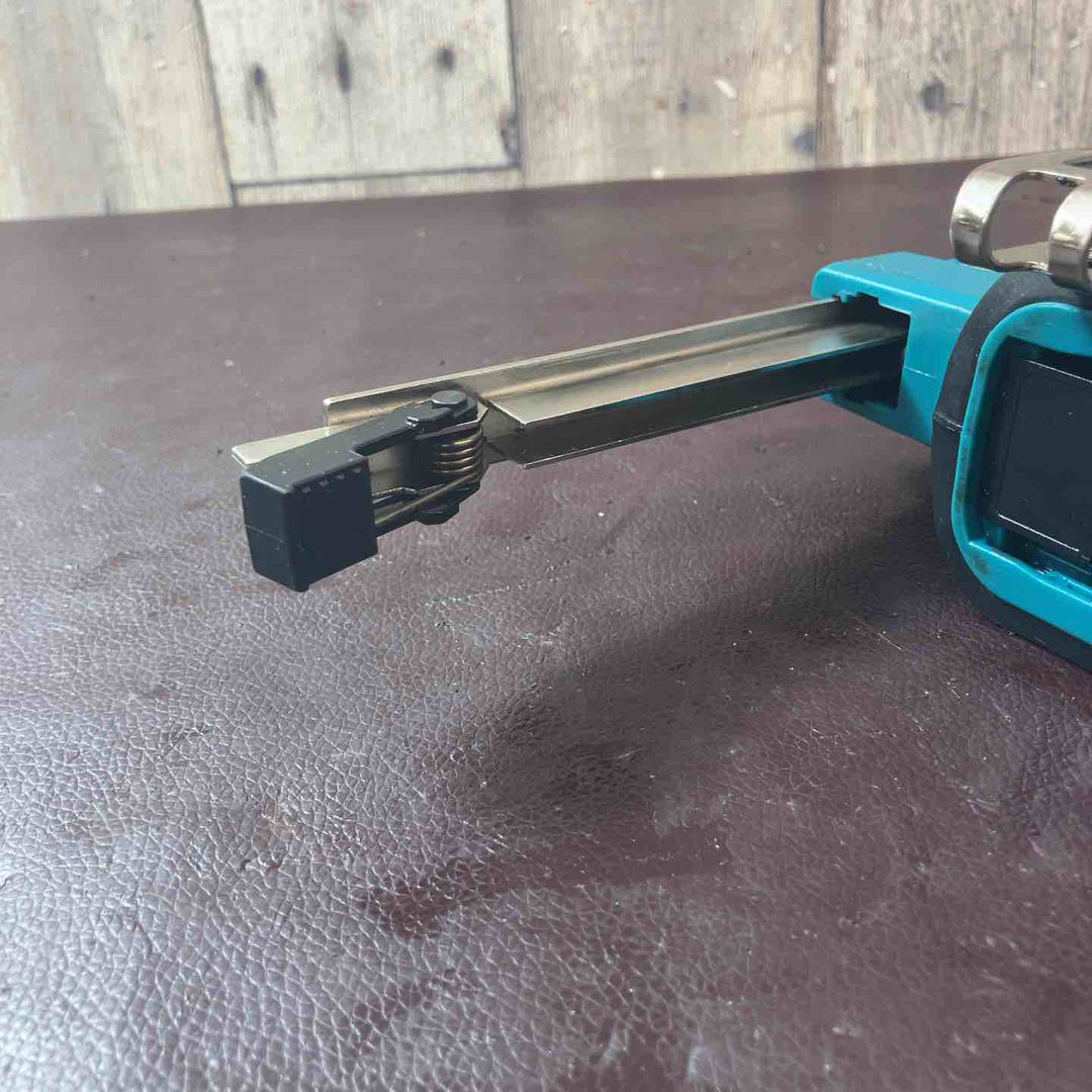 【中古品】 マキタ(makita) RT線専用コードレスタッカ ST113DSH 【東大和店】