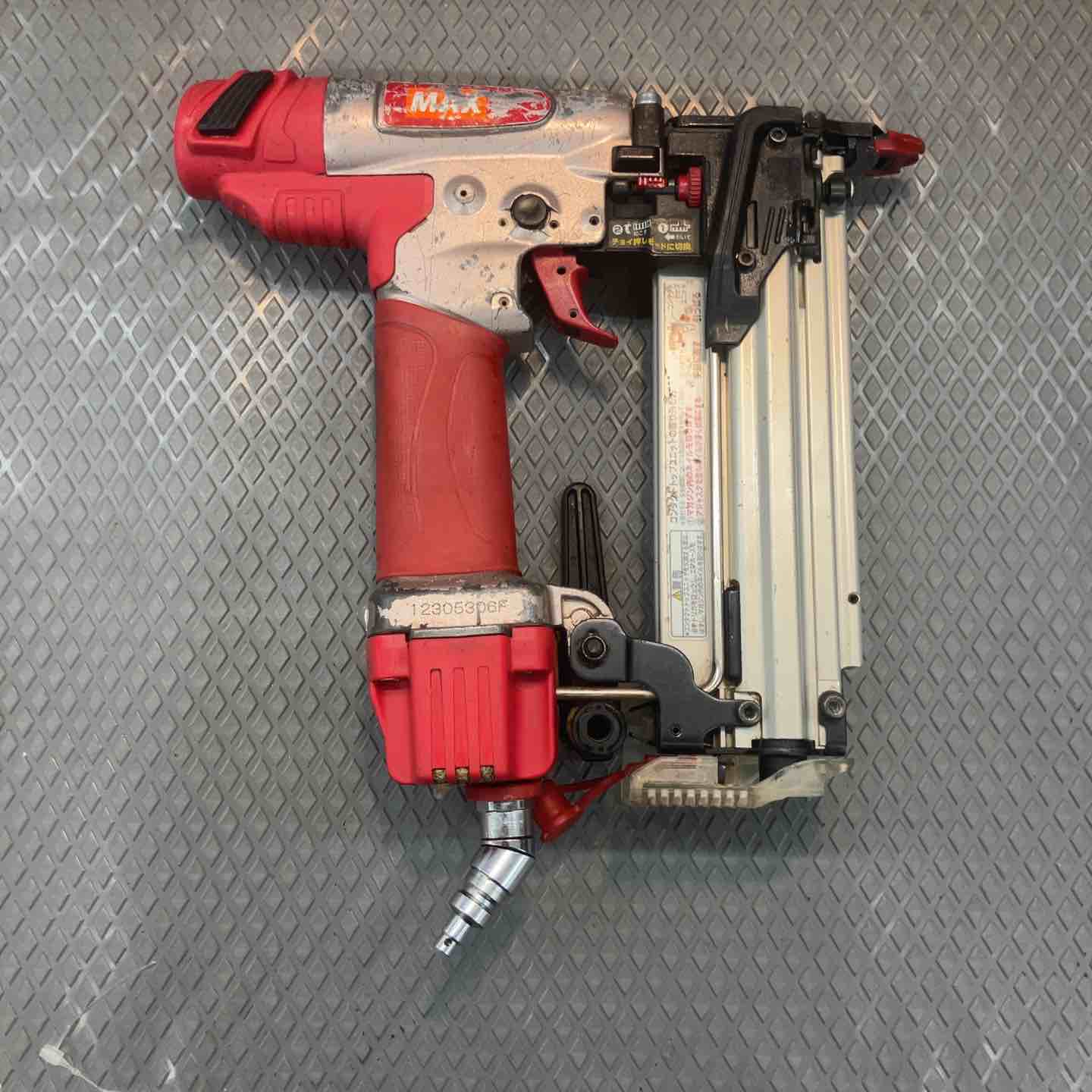 【中古品】マックス(MAX) 高圧フィニッシュネイラ HA-55SF1(D)【所沢店】 中古品】マックス(MAX) 高圧フィニッシュネイラ HA-55SF1(D)【所沢店