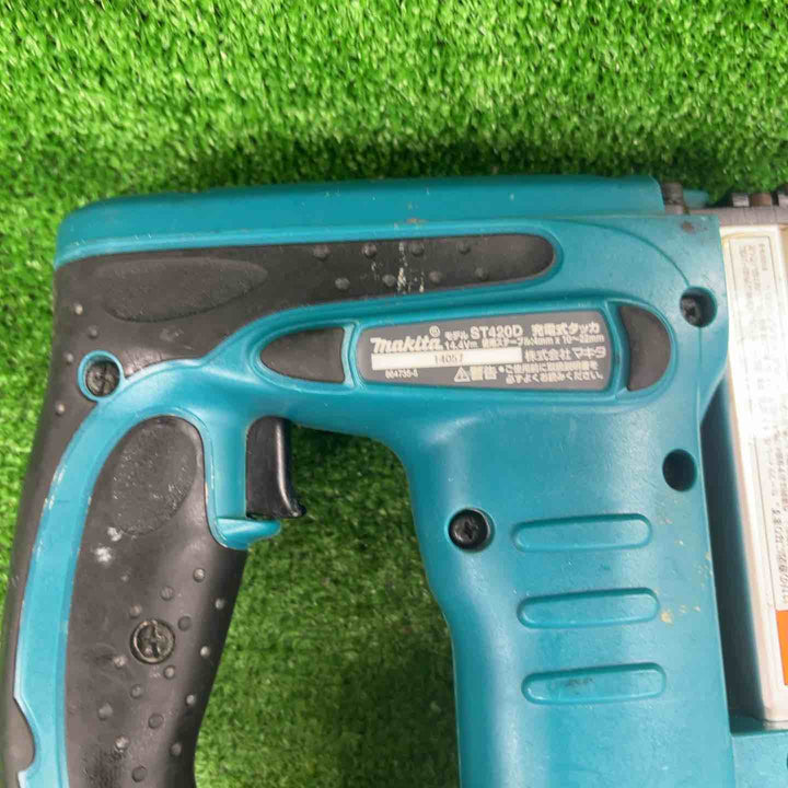 ☆マキタ(makita) コードレスタッカ ST420DZK【川崎店】
